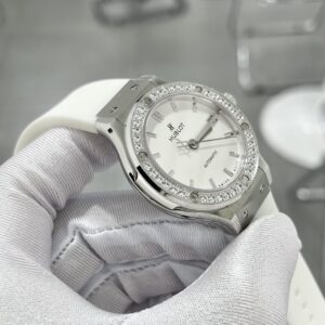 Đồng Hồ Hublot Dây Cao Su Màu Trắng Fake 11 Máy Thụy Sỹ 38mm