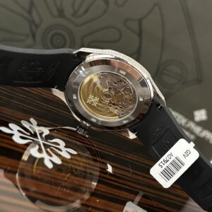 Đồng Hồ Patek Philippe Aquanaut 5167 Rep 11 Độ Moissanite Baguette 40mm (1)