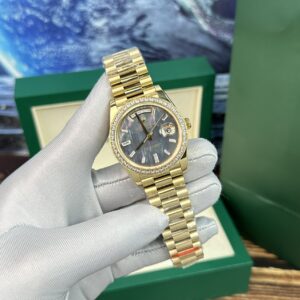 Đồng Hồ Rolex Day-Date Fake 11 Mặt Xà Cừ Đính Đá Nhà Máy BP 40mm