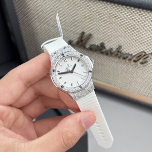 Đồng Hồ Hublot Nữ Full Kim Cương Moissanite Siêu Cấp Màu Trắng 33mm (1)