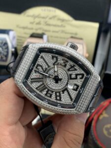 Khám Phá Các Phiên Bản Đặc Biệt của Đồng Hồ Replica Franck Muller Curvex (1)