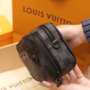 Túi Đeo Chéo Louis Vuitton LV Wearable Wallet Màu Đen (10)