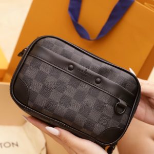 Túi Đeo Chéo Louis Vuitton LV Wearable Wallet Màu Đen (10)