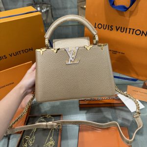 Túi Louis Vuitton LV Capuchines Da Taurillon Like Auth 27cm (9)