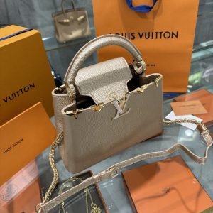 Túi Louis Vuitton LV Capuchines Da Taurillon Like Auth 27cm (9)