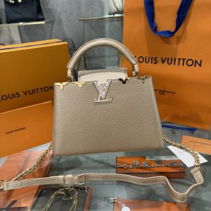 Túi Louis Vuitton LV Capuchines Da Taurillon Like Auth 27cm (9)
