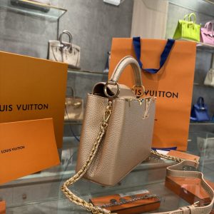 Túi Louis Vuitton LV Capuchines Da Taurillon Like Auth 27cm (9)