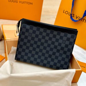 Túi Louis Vuitton Pochette Voyage MM Monogram Eclipse Graphite (1)