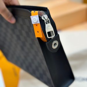 Túi Louis Vuitton Pochette Voyage MM Monogram Eclipse Graphite (1)