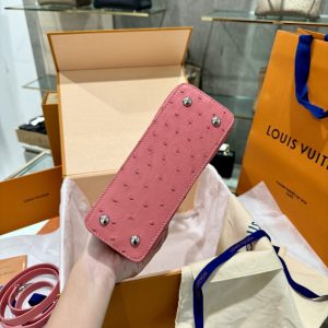 Túi Xách Louis Vuitton Capucines Da Đà Điểu Nhập Khẩu Màu Hồng (8)