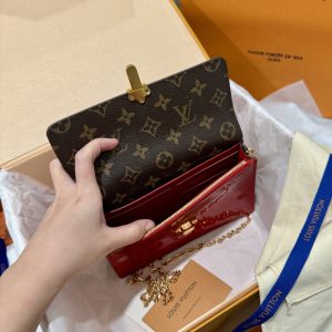 Túi Xách Louis Vuitton Cherrywood Chain Wallet Patent Red Leather 19cm (5)
