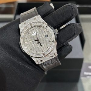 Đồng Hồ Hublot Classic Fusion Replica 11 Đính Full Kim Cương Moissanite 42mm (2)