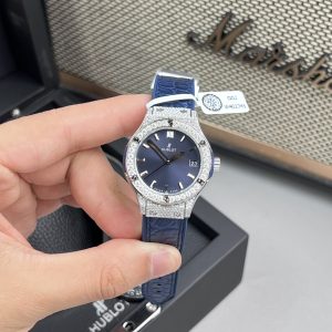 Đồng Hồ Hublot Classic Fussion Chế Tác Kim Cương Moissanite Nữ Màu Xanh Blue 33mm (2)