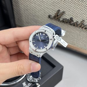 Đồng Hồ Hublot Classic Fussion Chế Tác Kim Cương Moissanite Nữ Màu Xanh Blue 33mm (2)