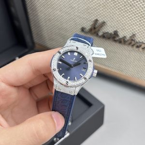 Đồng Hồ Hublot Classic Fussion Chế Tác Kim Cương Moissanite Nữ Màu Xanh Blue 33mm (2)