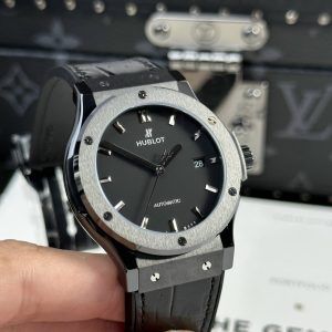 Đồng Hồ Hublot Rep 11 Classic Fusion Ceramic Tinh Chỉnh Nam Màu Đen 42mm (1)