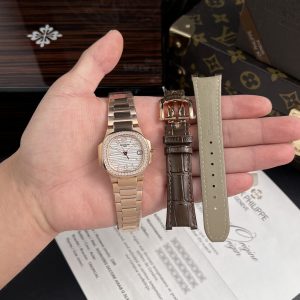 Đồng Hồ Patek Philippe Nautilus 7010 Replica 11 Nữ Mặt Trắng GR Factory 32mm (2)