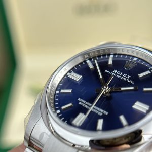 Đồng Hồ Rolex Chế Tác Oyster Perpetual 126000 Mặt Xanh Blue Nhà Máy Clean 36mm (2)