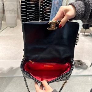 Túi Chanel C19 Like Auth Nữ Màu Đen Khoá Vàng 26cm (2)