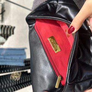 Túi Chanel C19 Like Auth Nữ Màu Đen Khoá Vàng 26cm (2)