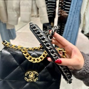 Túi Chanel C19 Like Auth Nữ Màu Đen Khoá Vàng 26cm (2)
