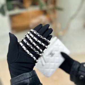 Túi Xách Chanel Vanity Mini Like Auth Nữ Da Bò Màu Trắng 16x10x8cm (2)