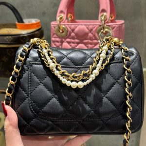 Túi Xách Nữ Chanel Quai Ngọc Trai Màu Đen Like Auth 20cm (2)