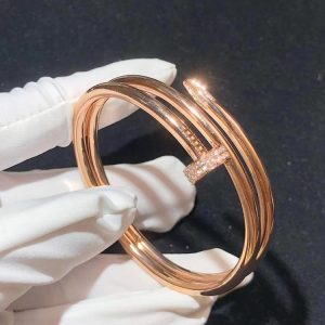 Vòng Tay Cartier Thiết Kế Hình Đinh Tán Chế Tác Vàng Hồng 18K Đính Kim Cương Tự Nhiên (2)