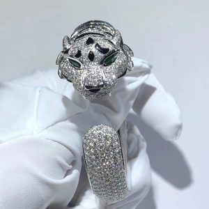Vòng Tay Cartier Thiết Kể Hình Hổ Vằn Chế Tác Vàng Trắng 18K Kim Cương Tự Nhiên (2)