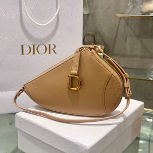 Túi Xách Dior Yên Ngựa Siêu Cấp Nữ Màu Nâu 20x15x4cm (2)