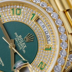 Đồng Hồ Rolex Day-Date Chế Tác Bọc Vàng Đính Kim Cương Moissanite Trọng Lượng 173 Gram 40mm (2)