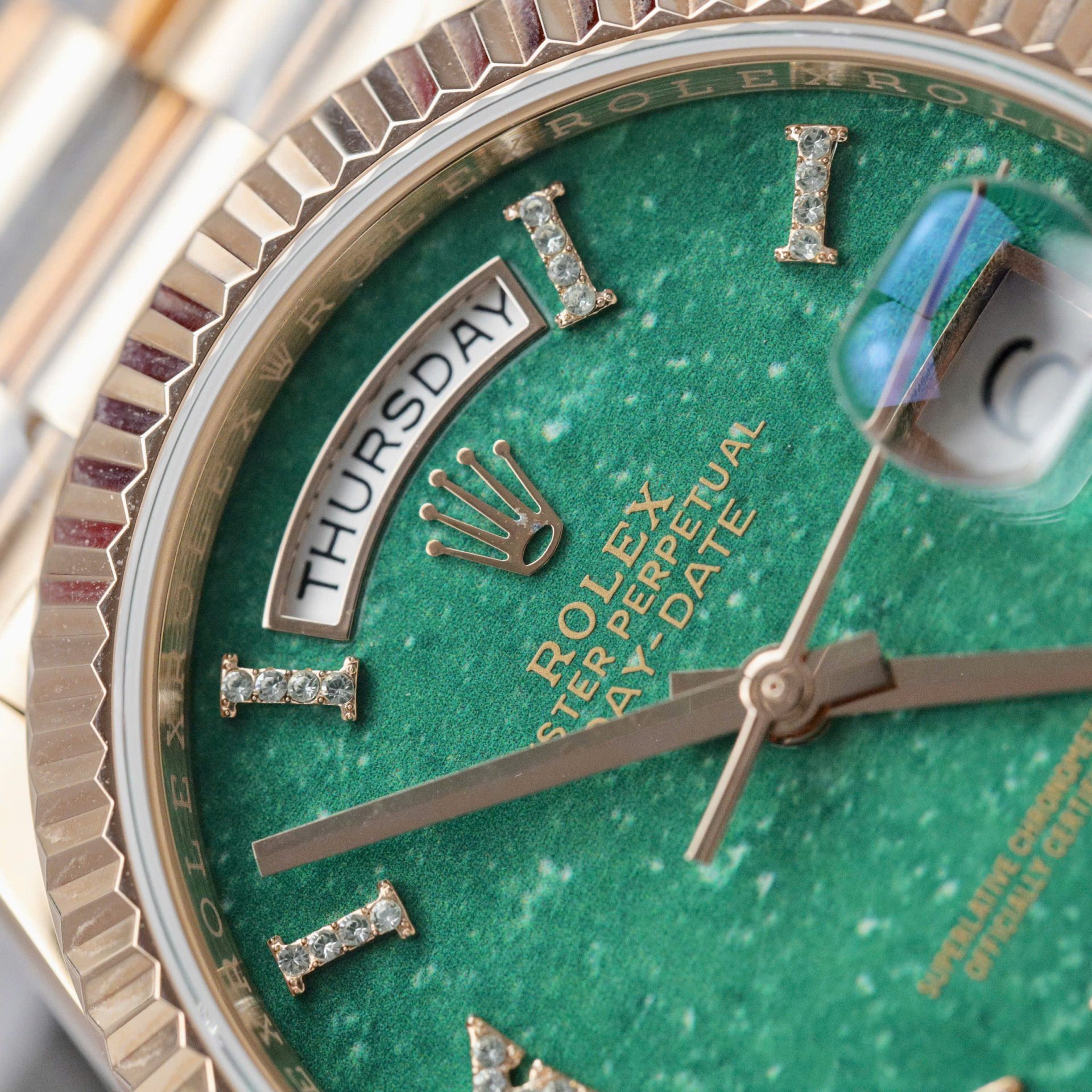 Đồng Hồ Rolex Day-Date 128235 Mặt Số Đá Aventurine Chế Tác Bọc Vàng Thật 36mm (7) Đồng Hồ Rolex Day-Date 128235 Mặt Số Đá Aventurine Chế Tác Bọc Vàng Thật 36mm (2)