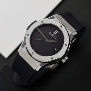 Đồng Hồ Hublot Classic Fusion 40 Years Anniversary Fake Cao Cấp Màu Đen 42mm (2)