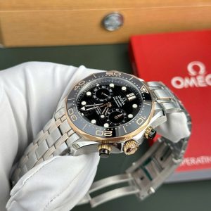 Đồng Hồ Omega Rep 11 Seamaster Diver 300M Chronograph Demi Vàng Hồng Mặt Đen N1 44mm (1)