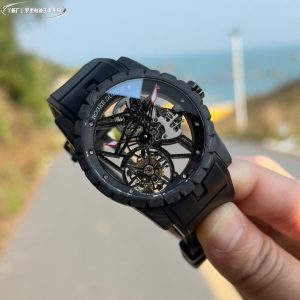 Đồng Hồ Roger Dubuis DBEX0577 Chế Tác Nam Vỏ Carbon Bộ Chuyển Động Tourbillon 42mm (1)