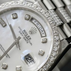 Đồng Hồ Rolex Day-Date Mặt MOP Chế Tác Đính Kim Cương Moissanite 36mm (2)