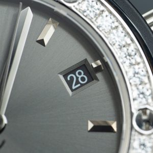 Đồng Hồ Hublot Classic Fusion Màu Xám Chế Tác Vành Đính Kim Cương Moissanite 38mm (2)