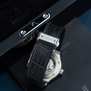 Đồng Hồ Hublot Classic Fusion Màu Xám Chế Tác Vành Đính Kim Cương Moissanite 38mm (2)