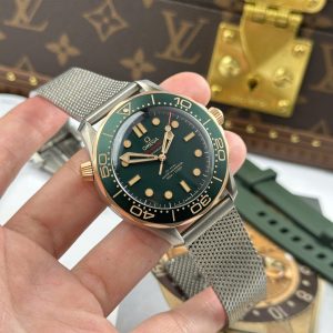 Đồng Hồ Omega Seamaster Driver 300 Replica Mặt Xanh Green Full Set Nhà Máy VS 42mm (10)