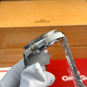 Đồng Hồ Omega Seamaster Planet Ocean 600M Replica 11 Dây Kim Loại VSF 43 (2)