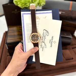Đồng Hồ Patek Philippe Aquanaut 5261R Mặt Số Chocolate Replica Cao Cấp Nhất 40mm (4)