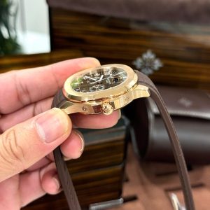 Đồng Hồ Patek Philippe Aquanaut 5261R Mặt Số Chocolate Replica Cao Cấp Nhất 40mm (4)