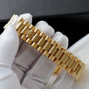 Đồng Hồ Rolex Day-Date Mặt Xanh Lá Cây Chế Tác Bọc Vàng Thật Đính Moissanite Hong Kong 36mm (2)