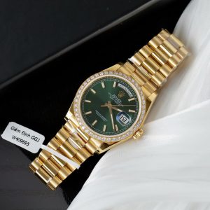 Đồng Hồ Rolex Day-Date Mặt Xanh Lá Cây Chế Tác Bọc Vàng Thật Đính Moissanite Hong Kong 36mm (2)