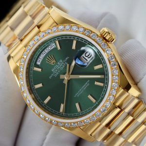Đồng Hồ Rolex Day-Date Mặt Xanh Lá Cây Chế Tác Bọc Vàng Thật Đính Moissanite Hong Kong 36mm (2)