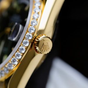 Đồng Hồ Rolex Day-Date Mặt Xanh Lá Cây Chế Tác Bọc Vàng Thật Đính Moissanite Hong Kong 36mm (2)