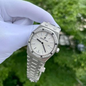 Đồng Hồ Audemars Piguet Royal Oak Nữ Chế Tác Mặt Trắng Đính Kim Cương Moissanite 34mm (2)