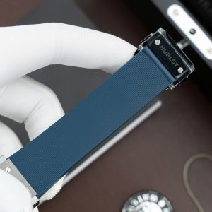Đồng Hồ Hublot Classic Fusion Ceramic Chế Tác Mặt Xanh Blue Dây Cao Su 42mm (2)