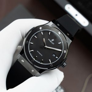 Đồng Hồ Hublot Classic Fusion Ceramic Chế Tác Màu Đen Dây Cao Su 42mm (2)