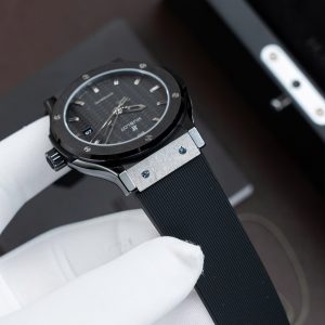 Đồng Hồ Hublot Classic Fusion Chế Tác Vỏ Gốm Đen Mặt Carbon Dây Cao Su 42mm (2)